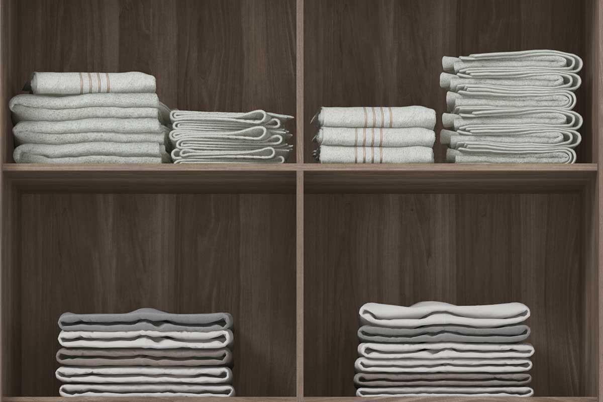 Guarda Roupa Casal 8 Portas (2 c/Espelho) e 4 Gavetas c/Pés Nápoles S. Andirá Guarda Roupa Casal 8 Portas (2 c/Espelho) e 4 Gavetas c/Pés Nápoles S. Andirá