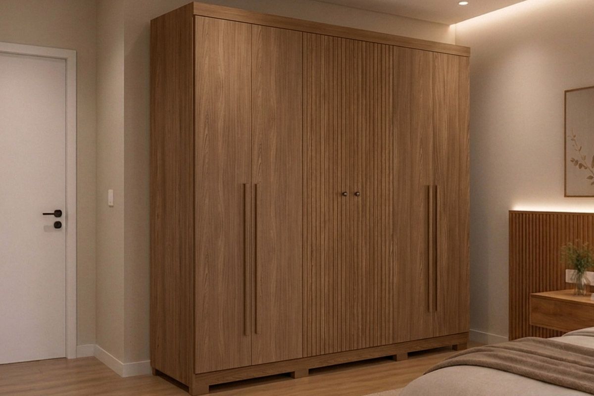 Guarda Roupa Casal 6 Portas (2 Ripadas) e 4 Gavetas c/Pés Buriti S. AndiráJatobá