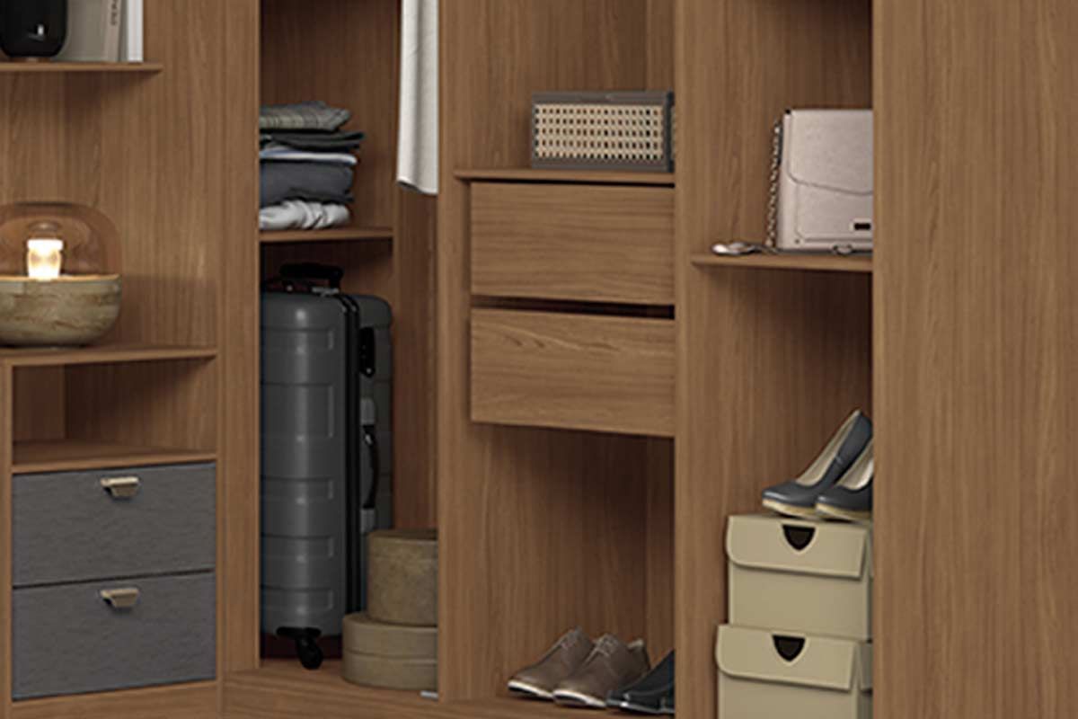 Guarda Roupa Casal 7 Portas (1 c/Espelho) e 4 Gavetas Lugano S. Andirá Guarda Roupa Casal 7 Portas (1 c/Espelho) e 4 Gavetas Lugano S. Andirá